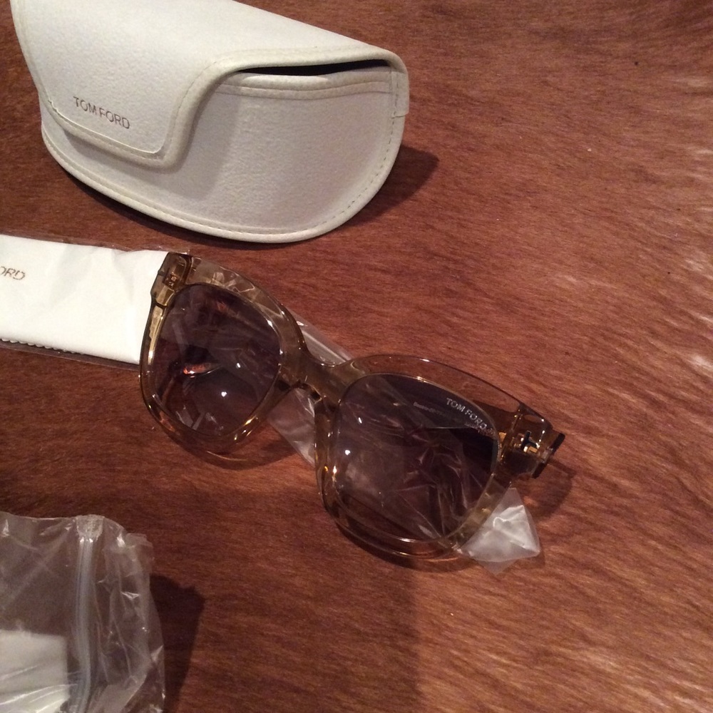 NEW! Tom Ford Sunglasses Set!Great Gift 🎁 - Picture 2 of 8